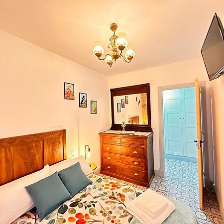 サンティアゴ・デ・コンポステーラA Casa Da Parrulaアパートメント エクステリア 写真