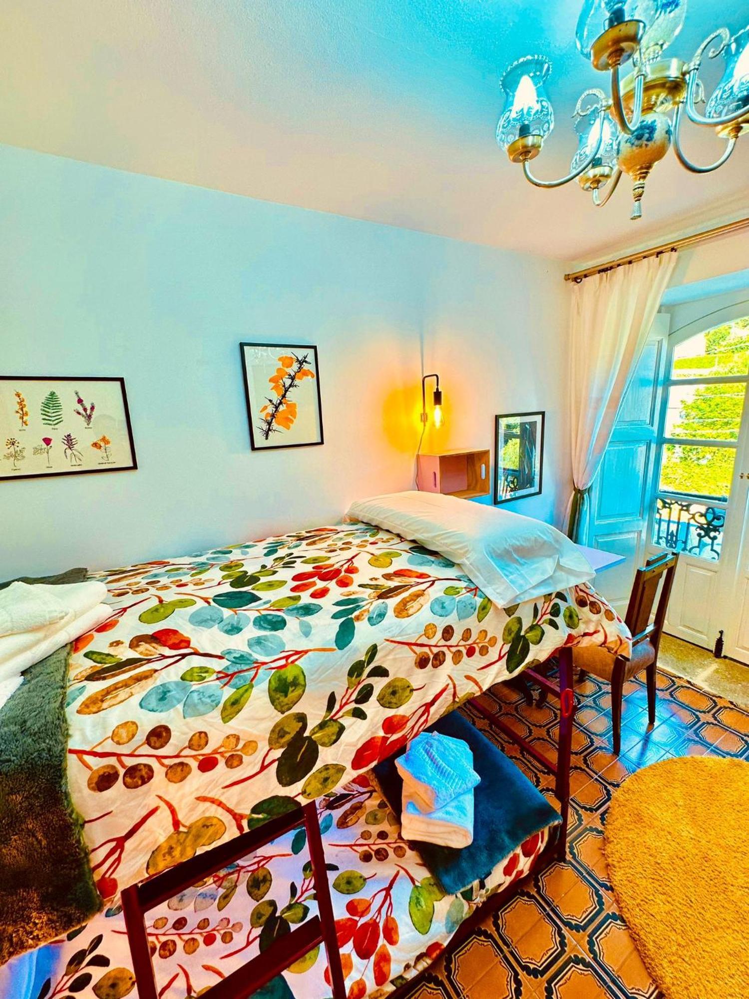 サンティアゴ・デ・コンポステーラA Casa Da Parrulaアパートメント エクステリア 写真